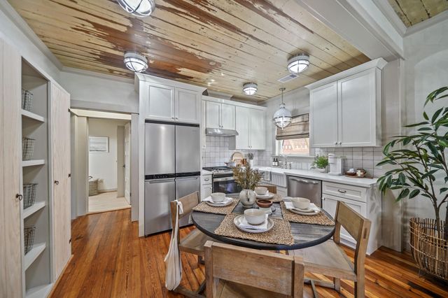 3705 Avenue K, Galveston, TX 77550