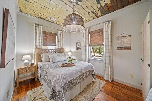3705 Avenue K, Galveston, TX 77550