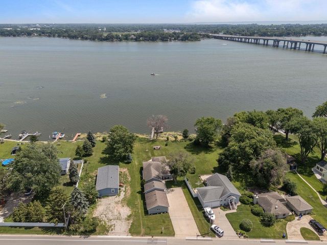 1693 W BUTTE DES MORTS BEACH ROAD, Neenah, WI 54956