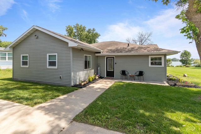 1693 W BUTTE DES MORTS BEACH ROAD, Neenah, WI 54956
