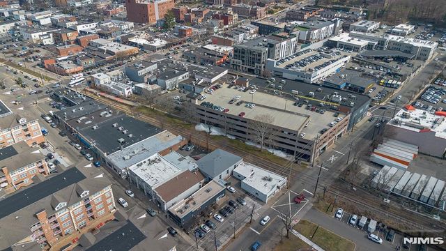 1 Englewood Avenue, Englewood, NJ 07631