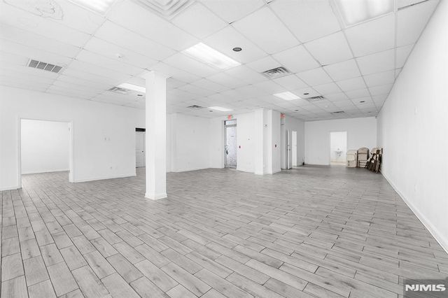 1 Englewood Avenue, Englewood, NJ 07631