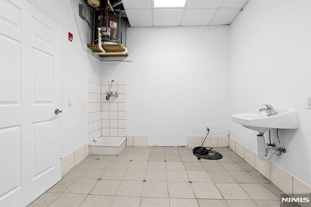 1 Englewood Avenue, Englewood, NJ 07631