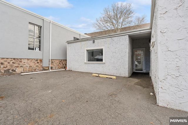 1 Englewood Avenue, Englewood, NJ 07631