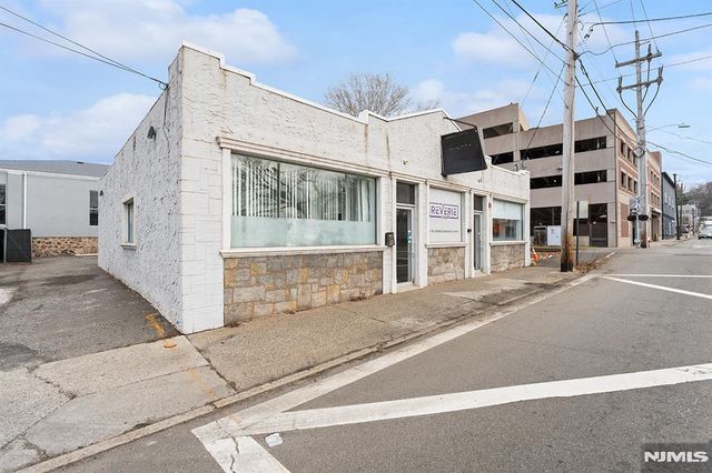 1 Englewood Avenue, Englewood, NJ 07631