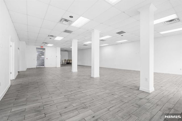 1 Englewood Avenue, Englewood, NJ 07631