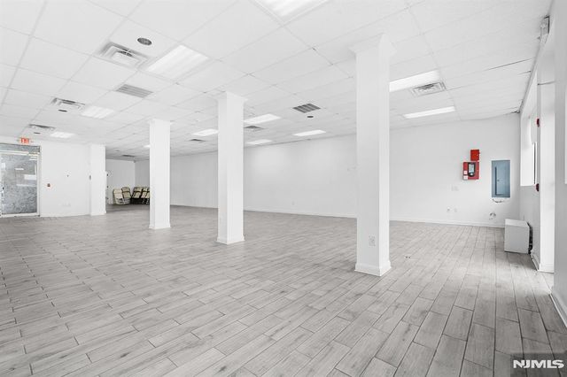 1 Englewood Avenue, Englewood, NJ 07631