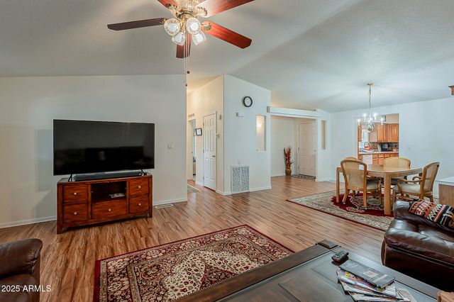 890 E TEE Street, San Tan Valley, AZ 85140