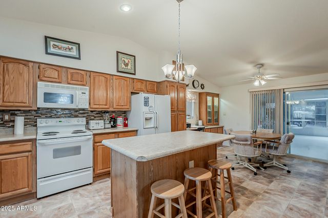 890 E TEE Street, San Tan Valley, AZ 85140