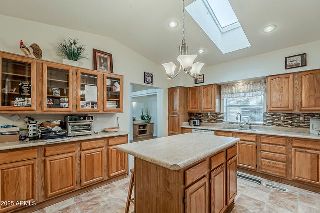 890 E TEE Street, San Tan Valley, AZ 85140