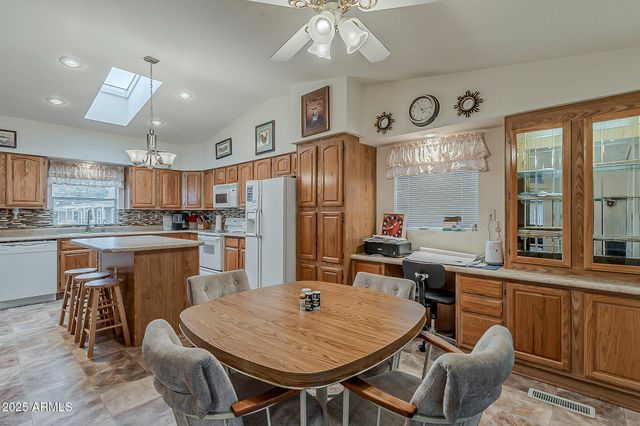 890 E TEE Street, San Tan Valley, AZ 85140