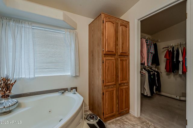 890 E TEE Street, San Tan Valley, AZ 85140