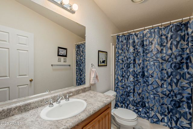 890 E TEE Street, San Tan Valley, AZ 85140