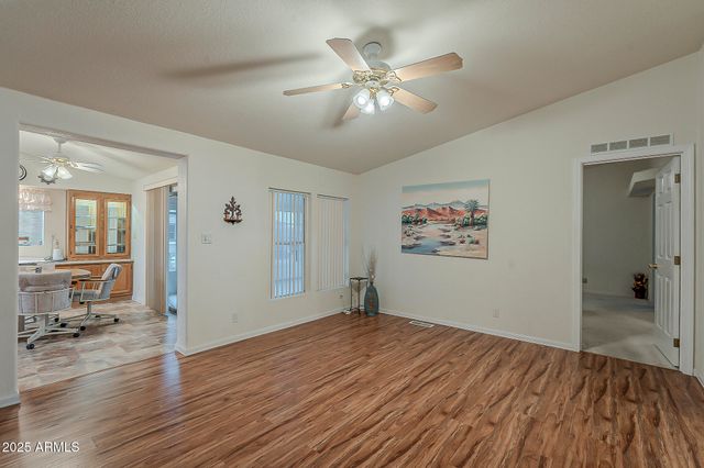 890 E TEE Street, San Tan Valley, AZ 85140
