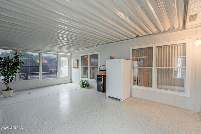 890 E TEE Street, San Tan Valley, AZ 85140