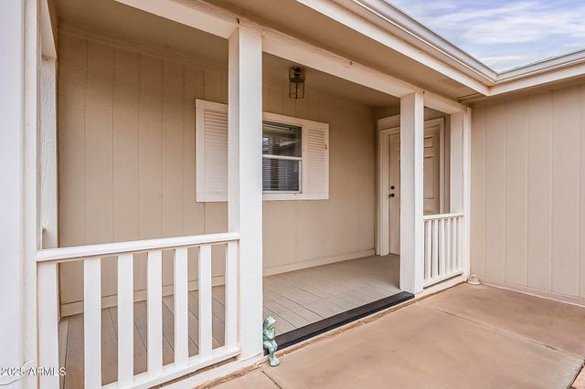890 E TEE Street, San Tan Valley, AZ 85140