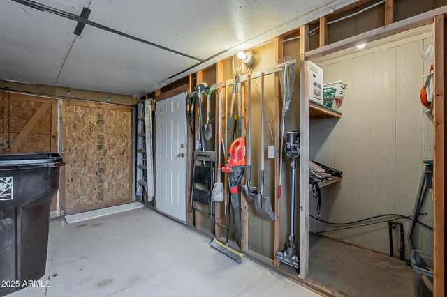 890 E TEE Street, San Tan Valley, AZ 85140