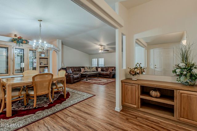 890 E TEE Street, San Tan Valley, AZ 85140