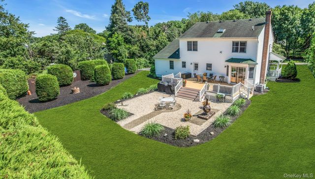 705 Fanning Road, New Suffolk, NY 11956