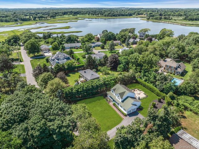 705 Fanning Road, New Suffolk, NY 11956