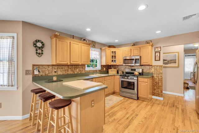 705 Fanning Road, New Suffolk, NY 11956