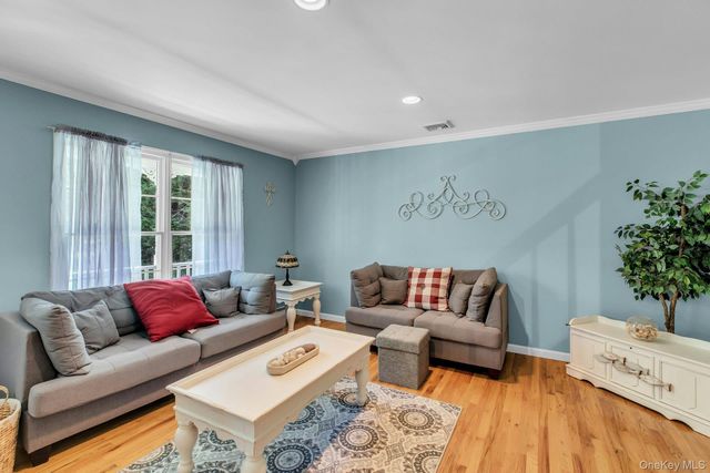705 Fanning Road, New Suffolk, NY 11956