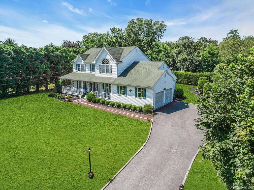 705 Fanning Road, New Suffolk, NY 11956