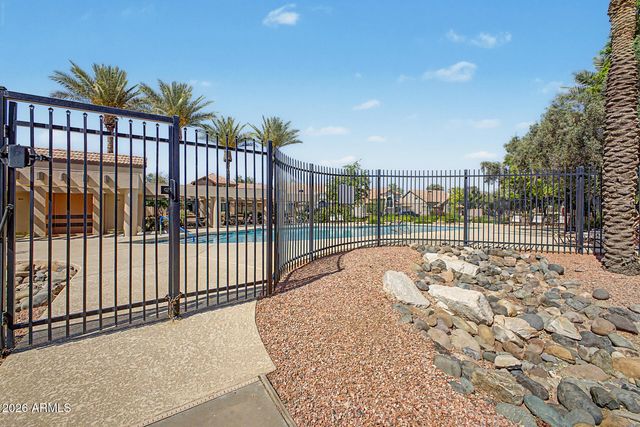 3758 E PARK Avenue, Phoenix, AZ 85044