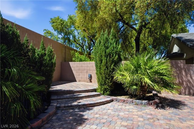8305 Oakshire Street, Las Vegas, NV 89131
