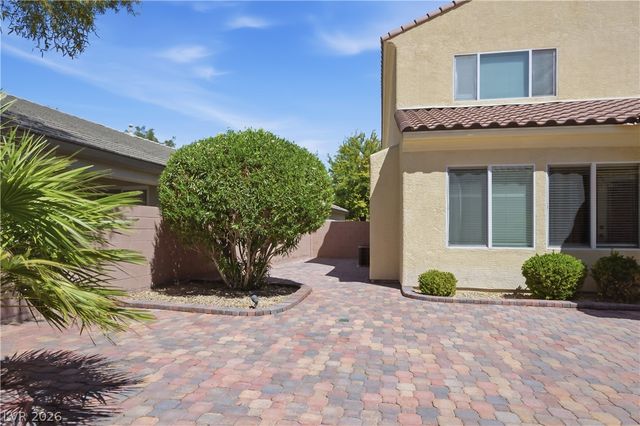 8305 Oakshire Street, Las Vegas, NV 89131