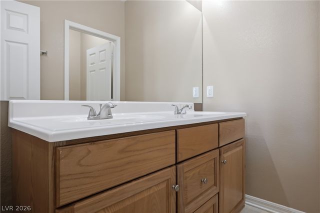 8305 Oakshire Street, Las Vegas, NV 89131