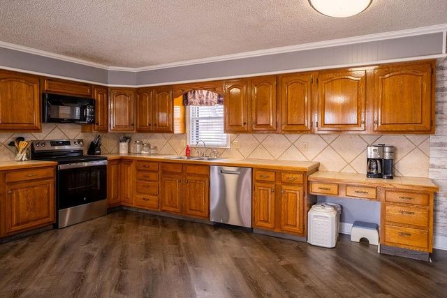 1145 NE Winfield Avenue, Topeka, KS 66616