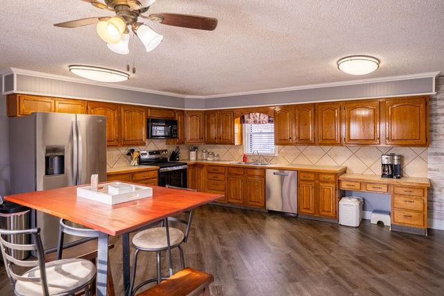 1145 NE Winfield Avenue, Topeka, KS 66616