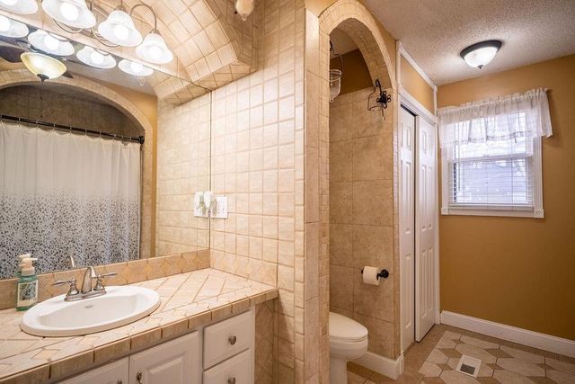 1145 NE Winfield Avenue, Topeka, KS 66616