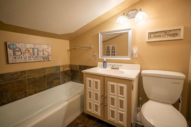 1145 NE Winfield Avenue, Topeka, KS 66616