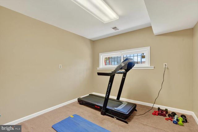 260 45TH ST NE, Washington, DC 20019