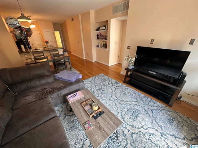 2020 5TH AVENUE, Birmingham, AL 35233