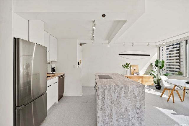 2427 Kuhio Avenue 807, Honolulu, HI 96815