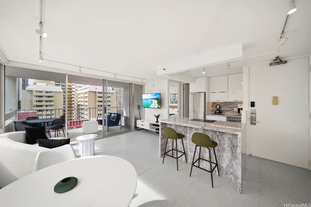 2427 Kuhio Avenue 807, Honolulu, HI 96815