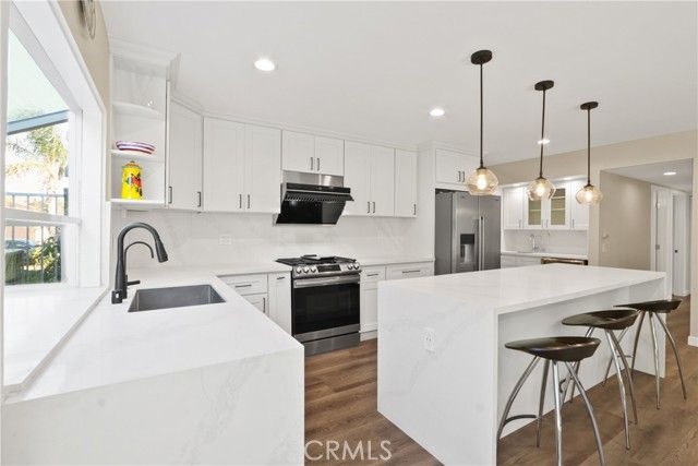 11685 Lakia, Cypress, CA 90630