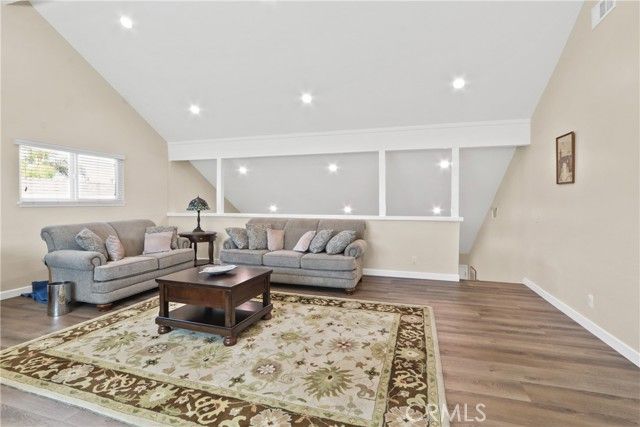 11685 Lakia, Cypress, CA 90630