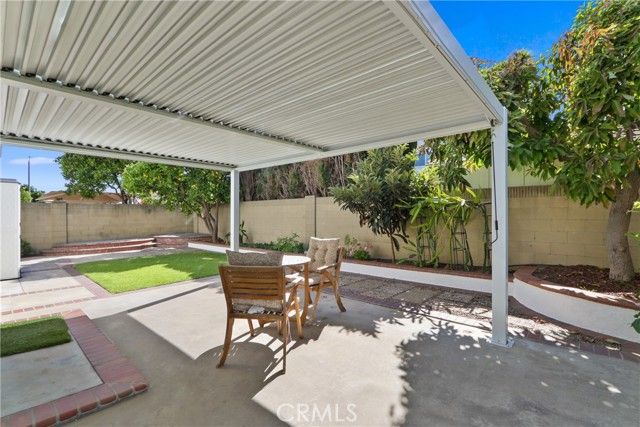 11685 Lakia, Cypress, CA 90630