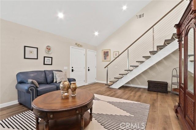 11685 Lakia, Cypress, CA 90630