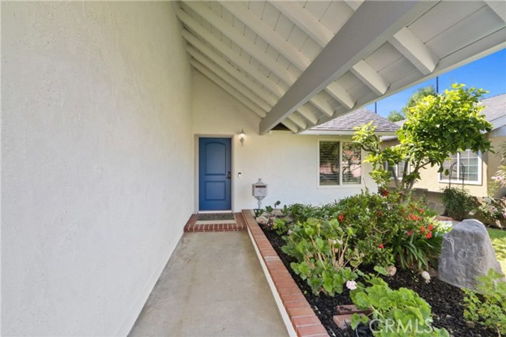 11685 Lakia, Cypress, CA 90630