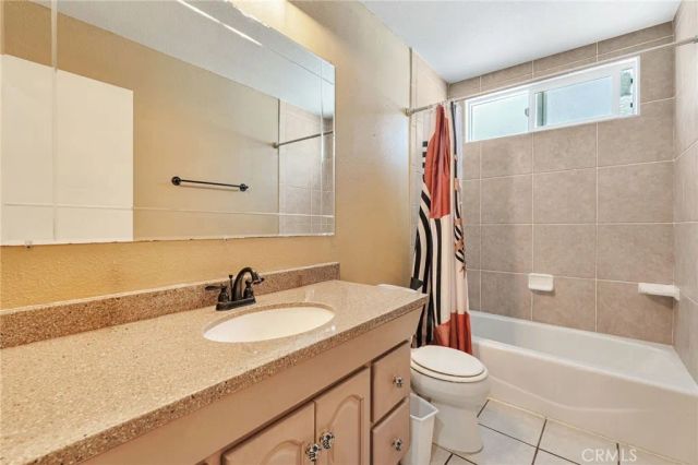27483 Pamplico, Valencia, CA 91354