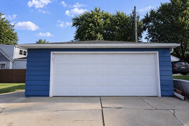 2751 S 64th STREET, Milwaukee, WI 53219