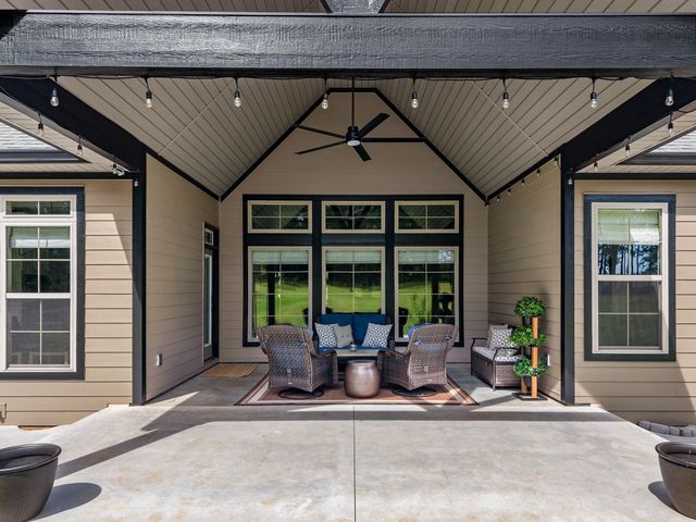 1687 Dickson Rd, Inman, SC 29349