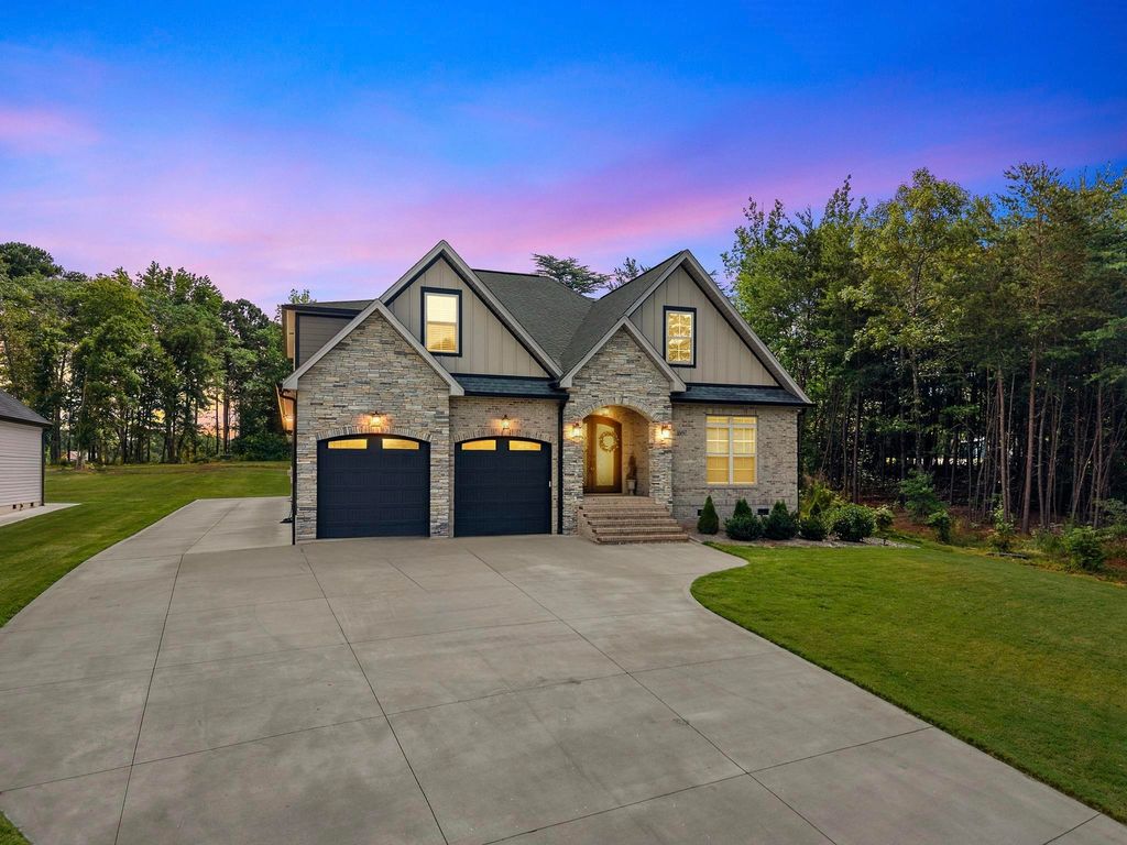 1687 Dickson Rd, Inman, SC 29349