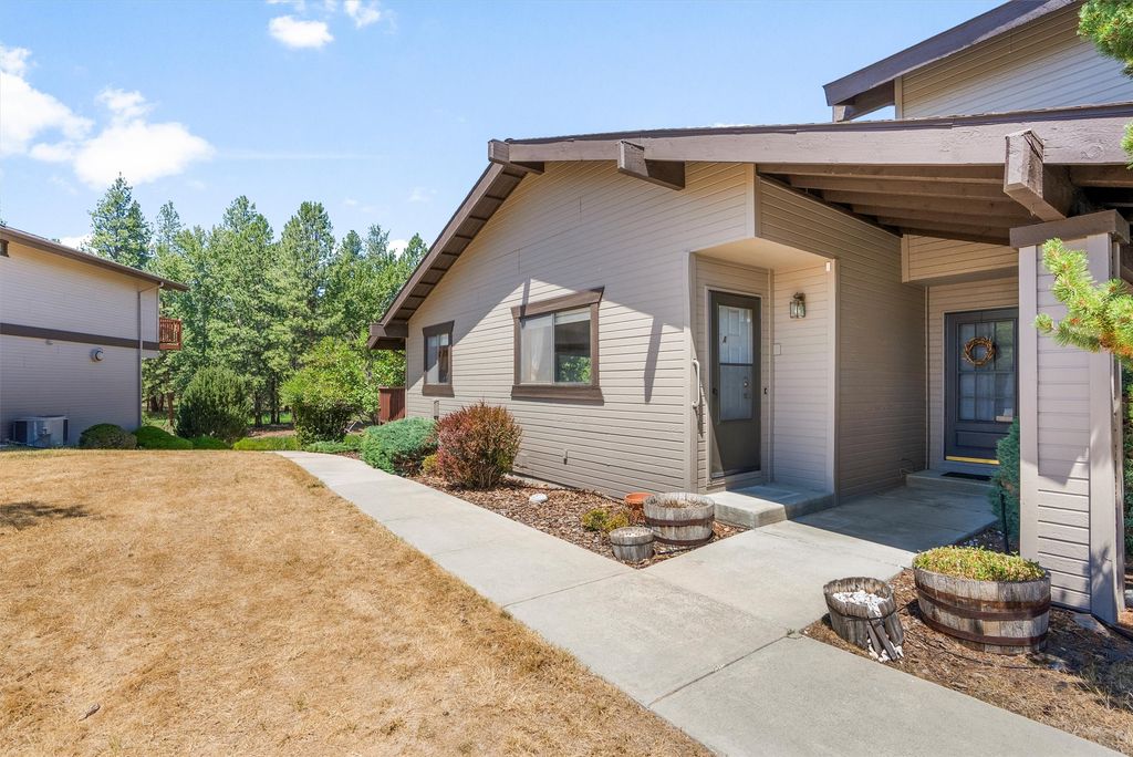 Image 2 of property listing at 1190 Pine Street A, Hamilton, MT 59840