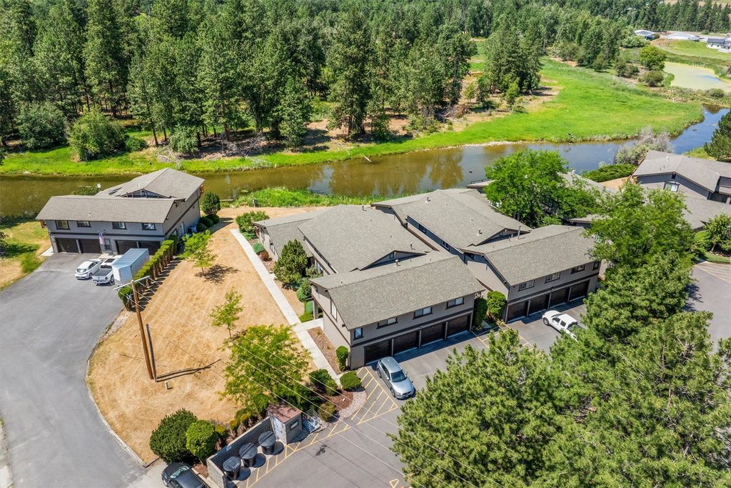 Image 5 of property listing at 1190 Pine Street A, Hamilton, MT 59840